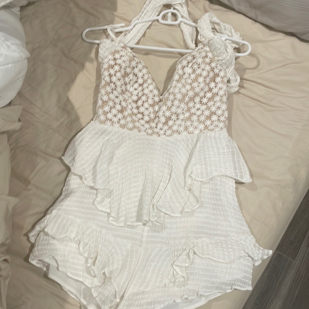 White romper, size XS, from selfie Leslie